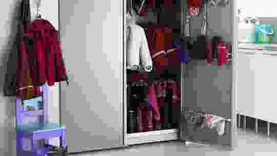 Сушильный шкаф для одежды: достоинства и недостатки
