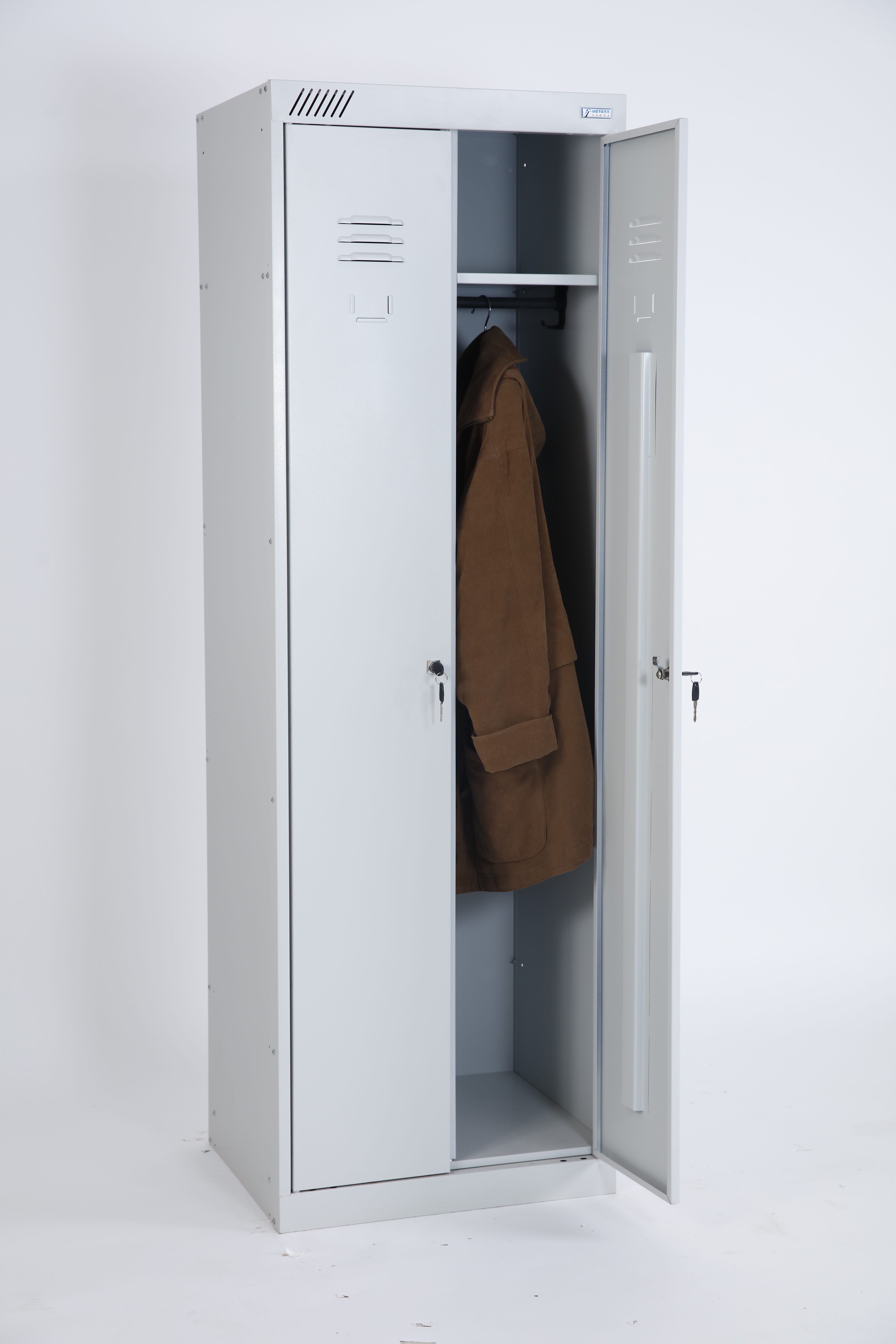 Шкаф металлический для одежды цельносварной